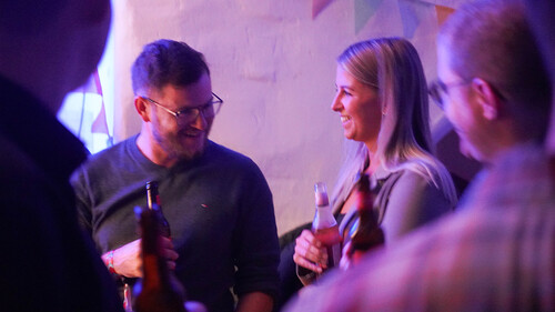 Singend und tanzend durch die Gassen von Feldkirch - der Dia de los Mueros.